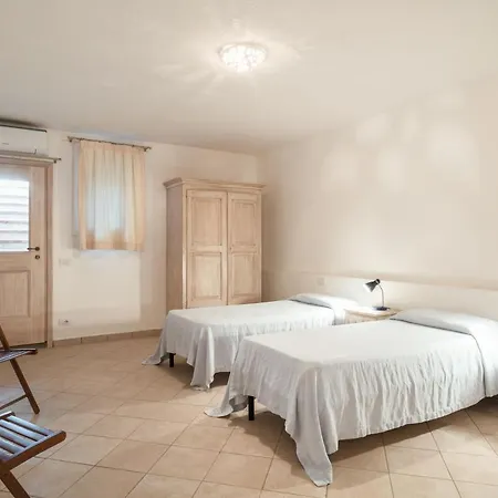 Casa La Maddalena A Baja Sardinia 펜션